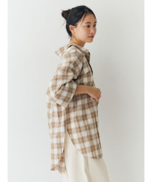 Ungrid（アングリッド）の「チェックルーズシャツ（シャツ/ブラウス・レディース・ベージュ/ブルー・FREE）」の6枚目の写真