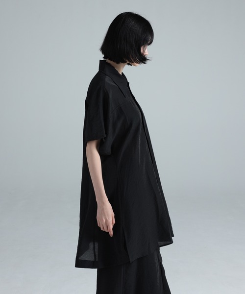 Y-3（ワイスリー）の「Y-3 SHORT SLEEVE OVERSHIRT（シャツ/ブラウス・レディース・ブラック・SMALL/MEDIUM/LARGE/X-SMALL/XX-SMALL）」の2枚目の写真