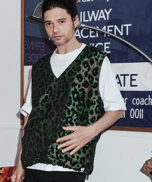 No Rain No Rainbow(ノーレインノーレインボー)の「mcg3786-leopard pattern gobelin vest ベスト(NR26S-05)(ベスト・メンズ・グリーン/グレー/ブラウン・M/S/XL/L)」の4枚目の写真
