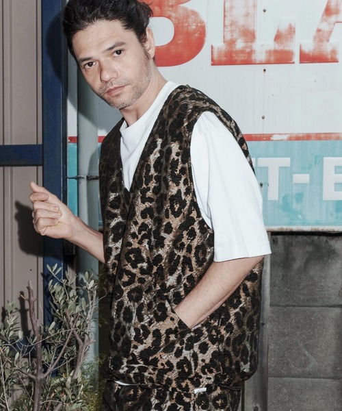 No Rain No Rainbow(ノーレインノーレインボー)の「mcg3786-leopard pattern gobelin vest ベスト(NR26S-05)(ベスト・メンズ・グリーン/グレー/ブラウン・M/S/XL/L)」の10枚目の写真
