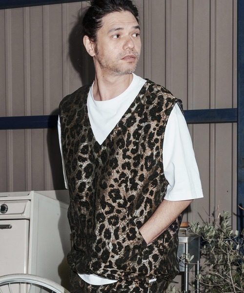 No Rain No Rainbow(ノーレインノーレインボー)の「mcg3786-leopard pattern gobelin vest ベスト(NR26S-05)(ベスト・メンズ・グリーン/グレー/ブラウン・M/S/XL/L)」の12枚目の写真