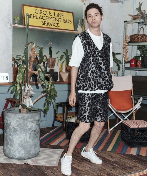 No Rain No Rainbow(ノーレインノーレインボー)の「mcg3786-leopard pattern gobelin vest ベスト(NR26S-05)(ベスト・メンズ・グリーン/グレー/ブラウン・M/S/XL/L)」の20枚目の写真