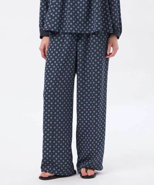 MACKINTOSH PHILOSOPHY（ﾏｯｷﾝﾄｯｼｭ ﾌｨﾛｿﾌｨｰ）の「ラッケンブースイージースラックス（スラックス・レディース・グレー系その他/ネイビー・38/36）」の2枚目の写真