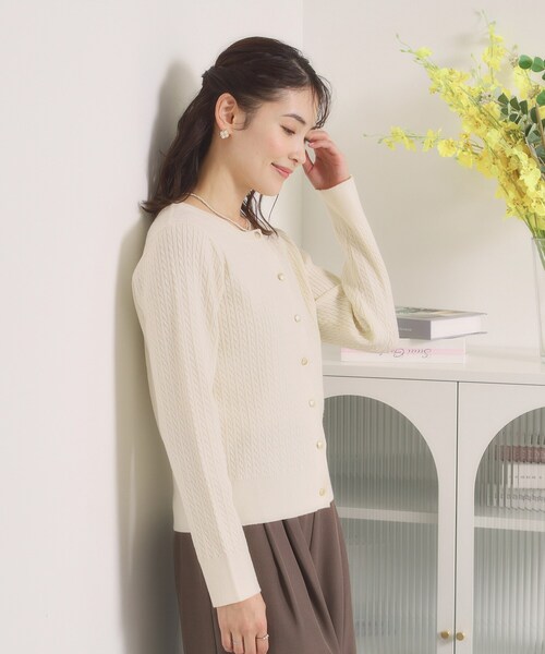 ITS'DEMO(イッツデモ)の「【手洗い可】ミニケーブルニットカーディガン(カーディガン/ボレロ・レディース・アイボリー/サックスブルー/ピンク/ブラック・00)」の6枚目の写真