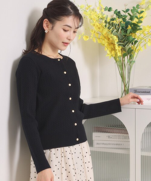 ITS'DEMO(イッツデモ)の「【手洗い可】ミニケーブルニットカーディガン(カーディガン/ボレロ・レディース・アイボリー/サックスブルー/ピンク/ブラック・00)」の10枚目の写真