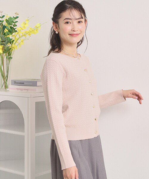 ITS'DEMO(イッツデモ)の「【手洗い可】ミニケーブルニットカーディガン(カーディガン/ボレロ・レディース・アイボリー/サックスブルー/ピンク/ブラック・00)」の13枚目の写真