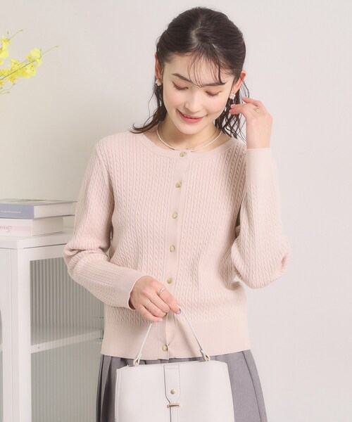 ITS'DEMO(イッツデモ)の「【手洗い可】ミニケーブルニットカーディガン(カーディガン/ボレロ・レディース・アイボリー/サックスブルー/ピンク/ブラック・00)」の14枚目の写真