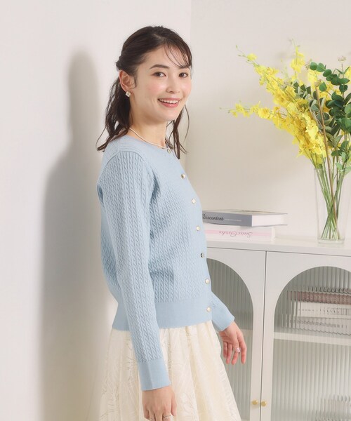 ITS'DEMO(イッツデモ)の「【手洗い可】ミニケーブルニットカーディガン(カーディガン/ボレロ・レディース・アイボリー/サックスブルー/ピンク/ブラック・00)」の18枚目の写真