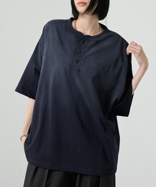 Alfred Alex(アルフレッドアレックス)の「【Alfred Alex】ヴィンテージライク オーバーサイズ ヘンリーネック Tシャツ(Tシャツ/カットソー・メンズ・グレー/グレー系/ブラック/レッド系/ネイビー/ブラック系・M/L)」の9枚目の写真