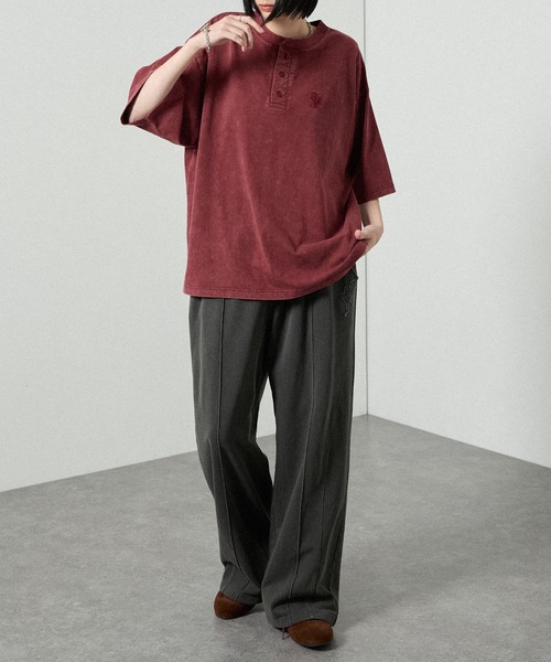 Alfred Alex(アルフレッドアレックス)の「【Alfred Alex】ヴィンテージライク オーバーサイズ ヘンリーネック Tシャツ(Tシャツ/カットソー・メンズ・グレー/グレー系/ブラック/レッド系/ネイビー/ブラック系・M/L)」の20枚目の写真