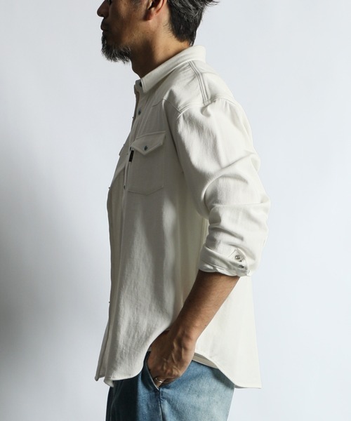 The DUFFER of ST.GEORGE（ザダファーオブセントジョージ）の「8.5oz NATURAL WHITE DENIM WESTERN SHIRT：ホワイトデニム ウエスタンシャツ（シャツ/ブラウス・メンズ・ホワイト・X-LARGE/LARGE/MEDIUM/SMALL）」の4枚目の写真