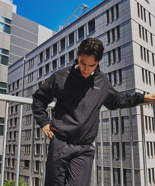 RVCA(ルーカ)の「RVCA メンズ STATEMENT SPORTS JAC ジャケット 【2026年春夏モデル】(ブルゾン・メンズ・グリーン系その他/グリーン系その他2/ブラック・SMALL/MEDIUM/LARGE/X-LARGE)」の2枚目の写真