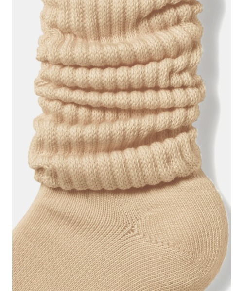 tutuanna(チュチュアンナ)の「綿混ゾッキ無地ルーズソックス50cm丈(ソックス/靴下・レディース・コバルトブルー/イエロー/キナリ/ブラック/サックスブルー/オフホワイト/ライトグレー/レッド/ピンク/ホワイト/チャコール/サンドベージュ・M)」の19枚目の写真