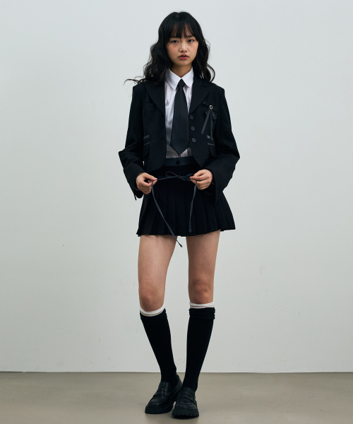 ARI(アリ)の「SCARLET PLEATS SKIRT PANTS / BLACK(スカート・レディース・ブラック・SMALL/MEDIUM)」の5枚目の写真