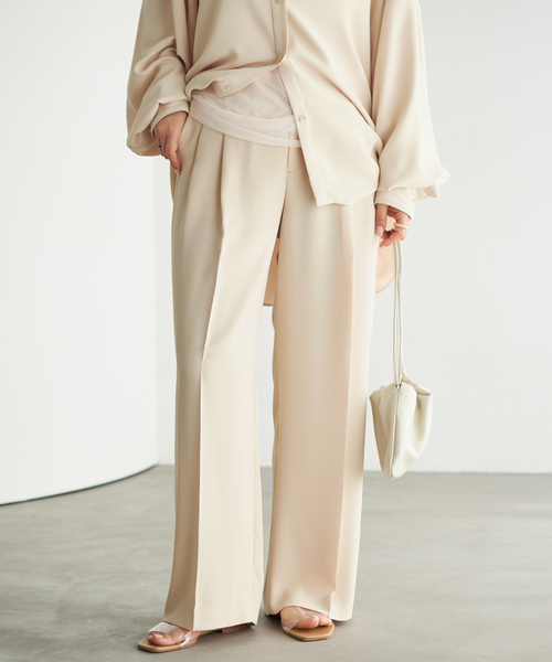 plage(プラージュ)の「2 Tuck Elegant パンツ(スラックス・レディース・ベージュ/ブラック・34/36/38/40)」の2枚目の写真