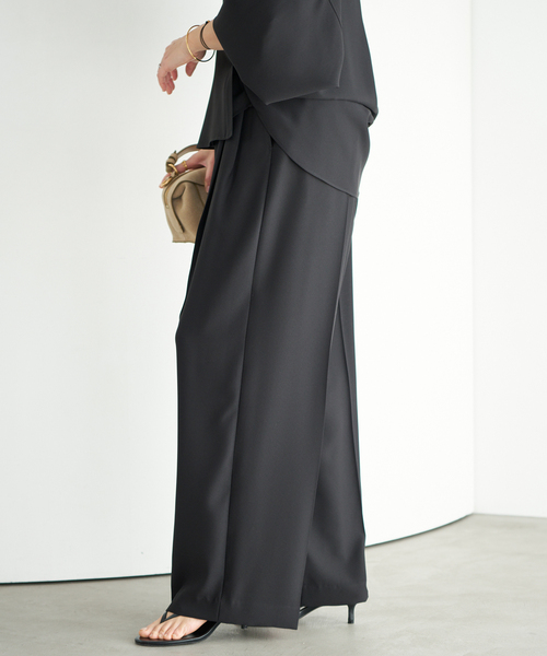 plage(プラージュ)の「2 Tuck Elegant パンツ(スラックス・レディース・ベージュ/ブラック・34/36/38/40)」の1枚目の写真