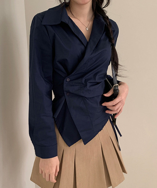 VIVID LADY(ビビッドレディー)の「カシュクールデザイン アシンメトリーカラーシャツ(シャツ/ブラウス・レディース・ネイビー/ブルー/クリーム/アイボリー/ライトブルー・FREE)」の1枚目の写真