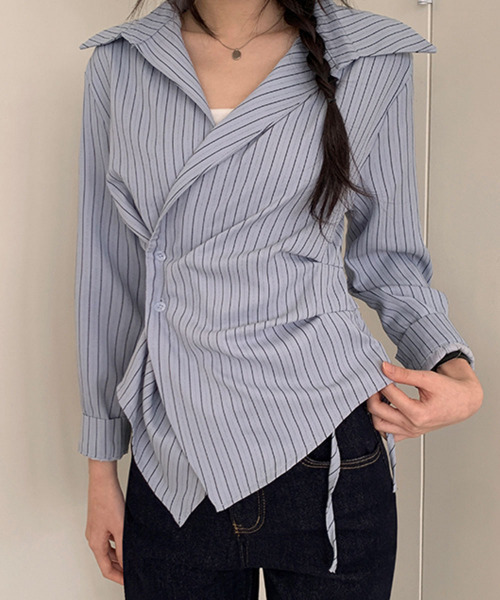 VIVID LADY(ビビッドレディー)の「カシュクールデザイン アシンメトリーカラーシャツ(シャツ/ブラウス・レディース・ネイビー/ブルー/クリーム/アイボリー/ライトブルー・FREE)」の5枚目の写真