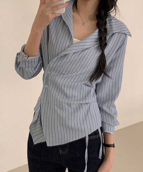 VIVID LADY(ビビッドレディー)の「カシュクールデザイン アシンメトリーカラーシャツ(シャツ/ブラウス・レディース・ネイビー/ブルー/クリーム/アイボリー/ライトブルー・FREE)」の8枚目の写真