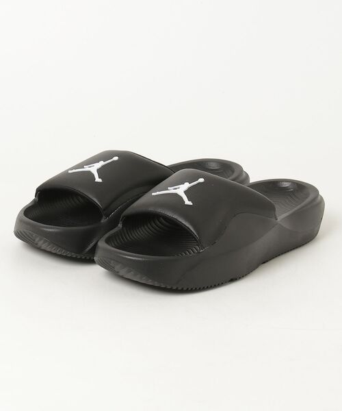 JORDAN BRAND(ジョーダンブランド)の「【別注】ジョーダン ジョーダン フランチャイズ スライド 限定コラボ(スニーカー・メンズ・ブラック×ホワイト・25.0cm/26.0cm/27.0cm/28.0cm/29.0cm/30.0cm)」の1枚目の写真