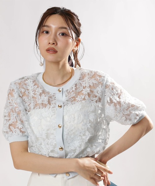 JUSGLITTY（ジャスグリッティー）の「レースブーケカーディガン（ニット/セーター・レディース・ホワイト/サックスブルー/ライトイエロー・2）」の14枚目の写真