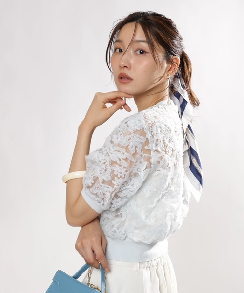 JUSGLITTY（ジャスグリッティー）の「レースブーケカーディガン（ニット/セーター・レディース・ホワイト/サックスブルー/ライトイエロー・2）」の18枚目の写真