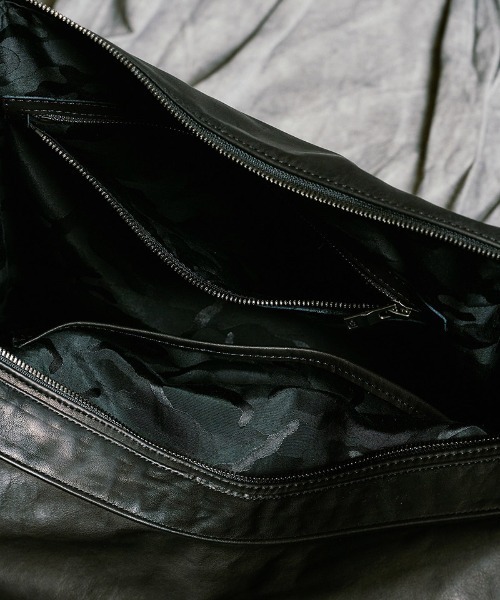 wjk(ダヴルジェイケイ)の「mko13609- leather shoulder bag ショルダーバッグ(8002 lc47j)(ショルダーバッグ・メンズ・ブラック・FREE)」の8枚目の写真