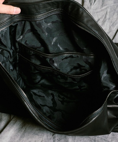 wjk(ダヴルジェイケイ)の「mko13609- leather shoulder bag ショルダーバッグ(8002 lc47j)(ショルダーバッグ・メンズ・ブラック・FREE)」の9枚目の写真