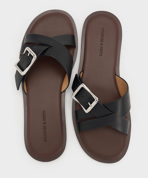 CHARLES & KEITH(チャールズ & キース)の「Anita アニータ クロスオーバースライドサンダル(サンダル・レディース・マルーン/ブラック・24.5cm/23.5cm/23cm/22.5cm/25.5cm/25cm)」の8枚目の写真