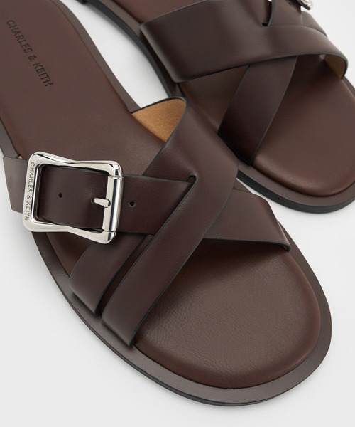 CHARLES & KEITH(チャールズ & キース)の「Anita アニータ クロスオーバースライドサンダル(サンダル・レディース・マルーン/ブラック・24.5cm/23.5cm/23cm/22.5cm/25.5cm/25cm)」の13枚目の写真