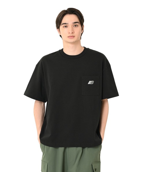 NEW BALANCE(ニューバランス)の「エンブロイダリードNBポケットショートスリーブTシャツ(Tシャツ/カットソー・メンズ・ホワイト/ブラック/サックスブルー/ライトイエロー・SMALL/MEDIUM/LARGE/X-LARGE/XX-LARGE)」の3枚目の写真