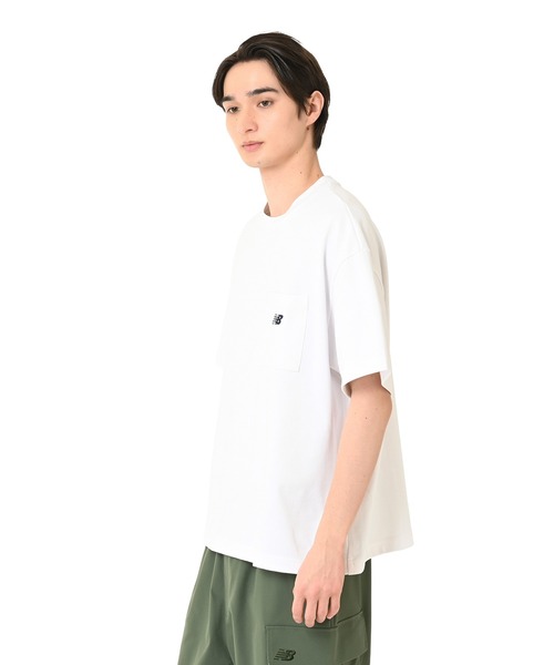 NEW BALANCE(ニューバランス)の「エンブロイダリードNBポケットショートスリーブTシャツ(Tシャツ/カットソー・メンズ・ホワイト/ブラック/サックスブルー/ライトイエロー・SMALL/MEDIUM/LARGE/X-LARGE/XX-LARGE)」の5枚目の写真