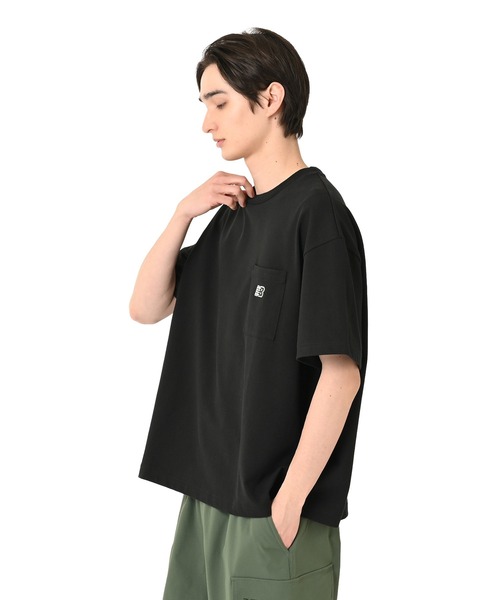 NEW BALANCE(ニューバランス)の「エンブロイダリードNBポケットショートスリーブTシャツ(Tシャツ/カットソー・メンズ・ホワイト/ブラック/サックスブルー/ライトイエロー・SMALL/MEDIUM/LARGE/X-LARGE/XX-LARGE)」の15枚目の写真