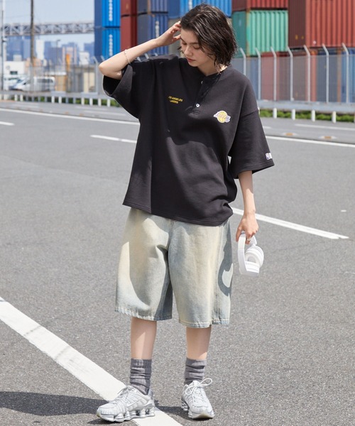 NBA(エヌビーエー)の「NBA/エヌビーエー 別注 ロゴ刺繍 ワッフルヘンリー半袖Tシャツ(Tシャツ/カットソー・メンズ・ホワイト系/チャコール/ブラック系/アイボリー/ダークブラウン/スミクロ・L/M)」の17枚目の写真