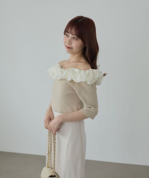cle blatt(クレブラット)の「デコルテフリルニットトップス(ニット/セーター・レディース・ブラック/ライトブルー/ベージュ・MEDIUM)」の13枚目の写真