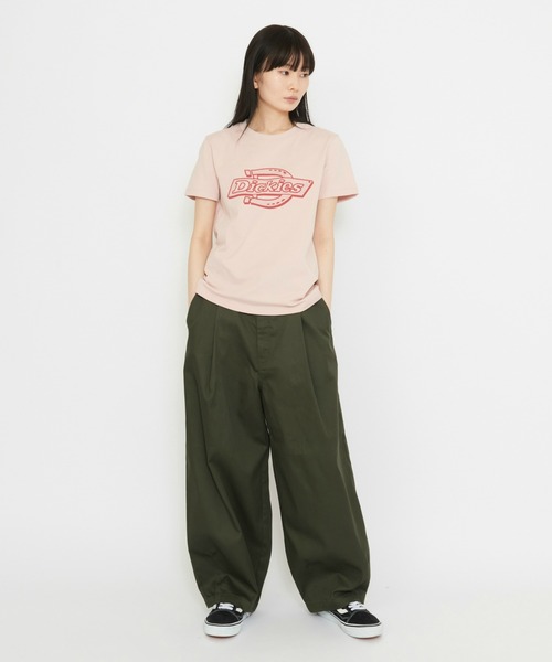 Dickies(ディッキーズ)の「グラフィックロゴTシャツ(Tシャツ/カットソー・レディース・ブラック/ホワイト/ピンク・SMALL/MEDIUM/X-SMALL)」の5枚目の写真