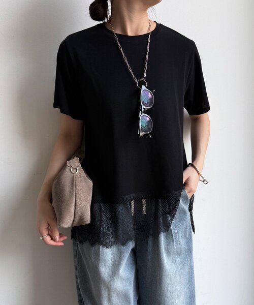 DouDou(ドゥドゥ)の「【WEB限定】裾レース半袖トップス(Tシャツ/カットソー・レディース・ブラック/オフホワイト/ブラウン・FREE)」の2枚目の写真
