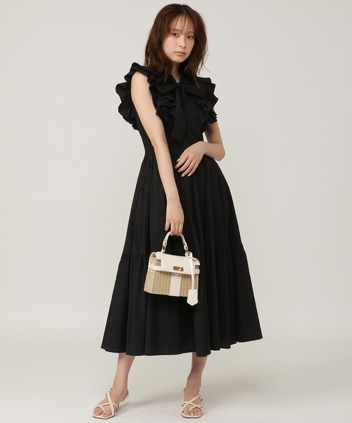 AND COUTURE(アンドクチュール)の「ラッフルリボンワンピース(ワンピース・レディース・イエロー/ブラック/オレンジ・FREE)」の2枚目の写真