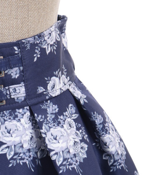 axes femme POETIQUE(アクシーズファムポエティック)の「ローズブーケ柄ミドルSK(スカート・レディース・ネイビー/ワイン/ブラック・MEDIUM)」の8枚目の写真