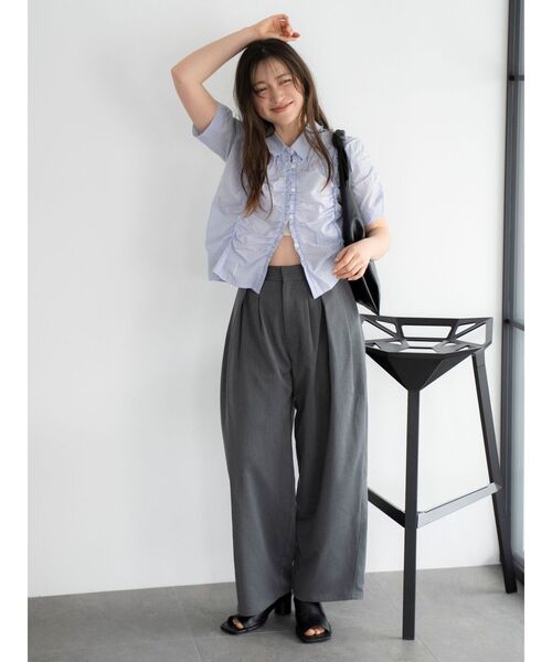 Ungrid(アングリッド)の「ウエストデザインルーズタックパンツ(その他パンツ・レディース・ベージュ/チャコールグレー・FREE)」の6枚目の写真