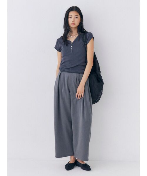 Ungrid(アングリッド)の「ウエストデザインルーズタックパンツ(その他パンツ・レディース・ベージュ/チャコールグレー・FREE)」の13枚目の写真