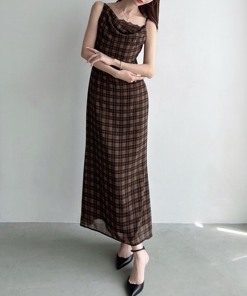 Meiru(メイル)の「薄手シアーチェックドレープキャミワンピース(ワンピース・レディース・ブラック/ブラウン・LARGE/MEDIUM/SMALL)」の2枚目の写真