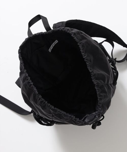 FFEIN（フェイン）の「【FFEIN（フェイン）】撥水加工ナイロンバックパック / リップストック 軽量 ユニセックス リュックサック バックパック メッシュ デイリーバッグ（バックパック/リュック・メンズ・ブラック・FREE）」の8枚目の写真
