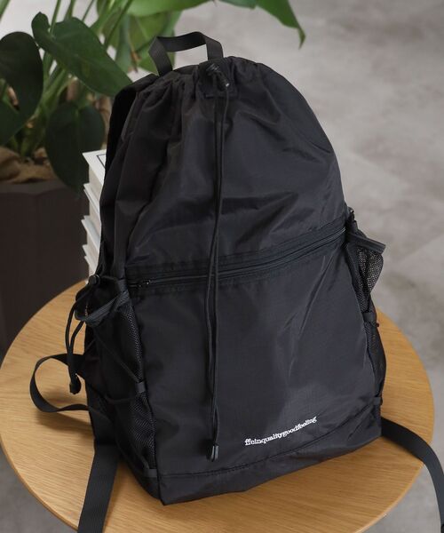 FFEIN（フェイン）の「【FFEIN（フェイン）】撥水加工ナイロンバックパック / リップストック 軽量 ユニセックス リュックサック バックパック メッシュ デイリーバッグ（バックパック/リュック・メンズ・ブラック・FREE）」の4枚目の写真