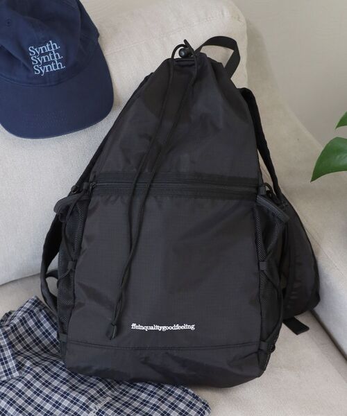 FFEIN（フェイン）の「【FFEIN（フェイン）】撥水加工ナイロンバックパック / リップストック 軽量 ユニセックス リュックサック バックパック メッシュ デイリーバッグ（バックパック/リュック・メンズ・ブラック・FREE）」の5枚目の写真