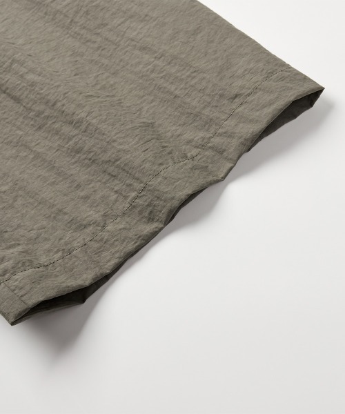 MODE COMMUTER（モードコミューター）の「Crinkle-Finish Woven Straight Trousers（その他パンツ・メンズ・カーキ・SMALL/MEDIUM/LARGE）」の15枚目の写真