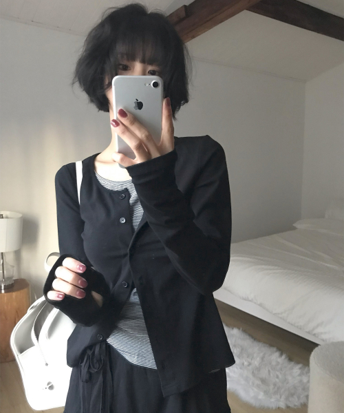 PLACE STUDIO（プレイススタジオ）の「ボタンアップストライプレイヤードスリムフィットロングスリーブオールデイカーディガンTシャツ[ブラック]（カーディガン/ボレロ・レディース・ブラック・FREE）」の8枚目の写真