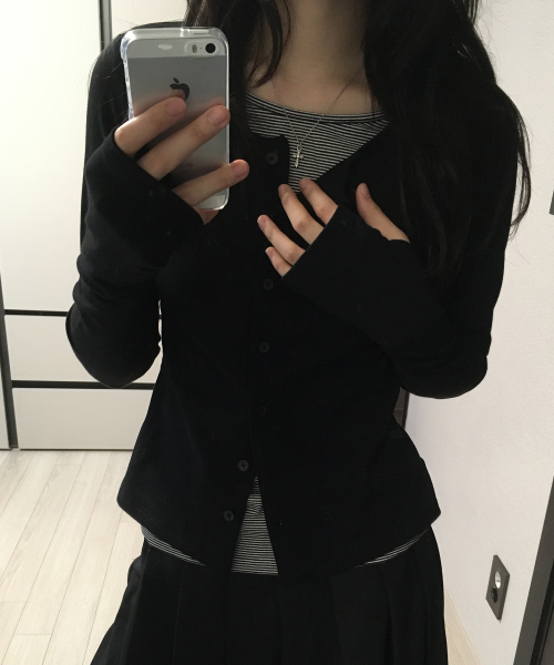 PLACE STUDIO（プレイススタジオ）の「ボタンアップストライプレイヤードスリムフィットロングスリーブオールデイカーディガンTシャツ[ブラック]（カーディガン/ボレロ・レディース・ブラック・FREE）」の10枚目の写真