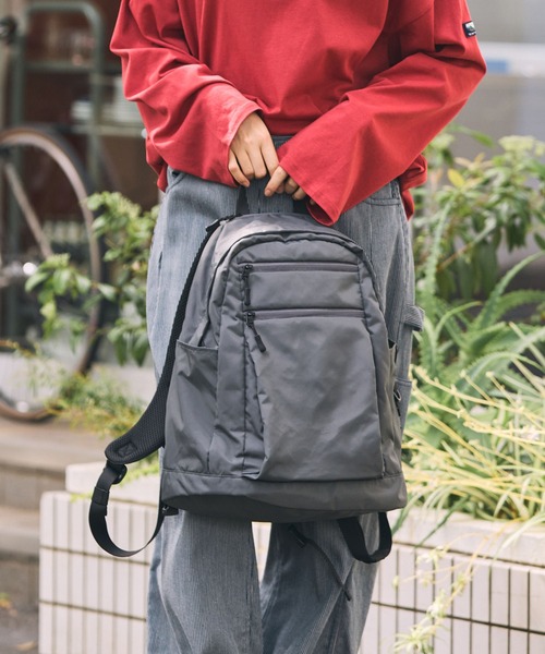 COBMASTER(コブマスター)の「【別注】 Cobmaster / コブマスター COB Air 撥水加工 ダブルポケット 配色裏地バックパック / A4収納可【THE CRAFT CREW PRODUCTS】(バックパック/リュック・レディース・ブラック/チャコール・FREE)」の3枚目の写真