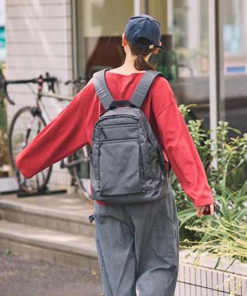 COBMASTER(コブマスター)の「【別注】 Cobmaster / コブマスター COB Air 撥水加工 ダブルポケット 配色裏地バックパック / A4収納可【THE CRAFT CREW PRODUCTS】(バックパック/リュック・レディース・ブラック/チャコール・FREE)」の4枚目の写真